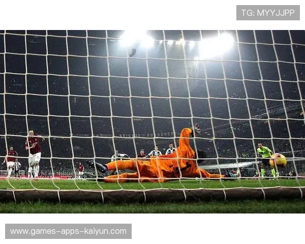 尤文插上后点头球接应形成决定性一刻