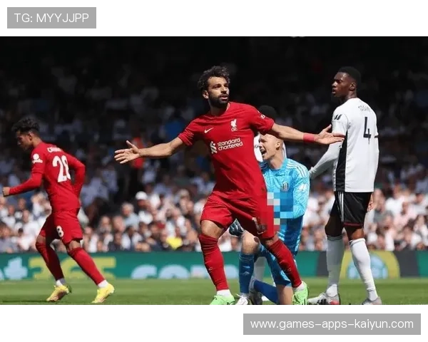 达尔文连续冲刺拉扯空间,利物浦前场对抗强度提升 达尔文连续冲刺拉扯空间,利物浦前场对抗强度提升